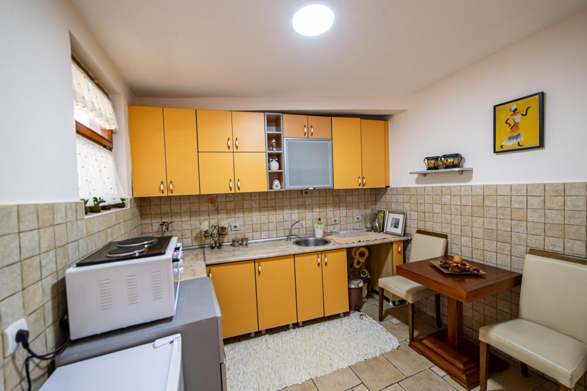Old Street Apartment *