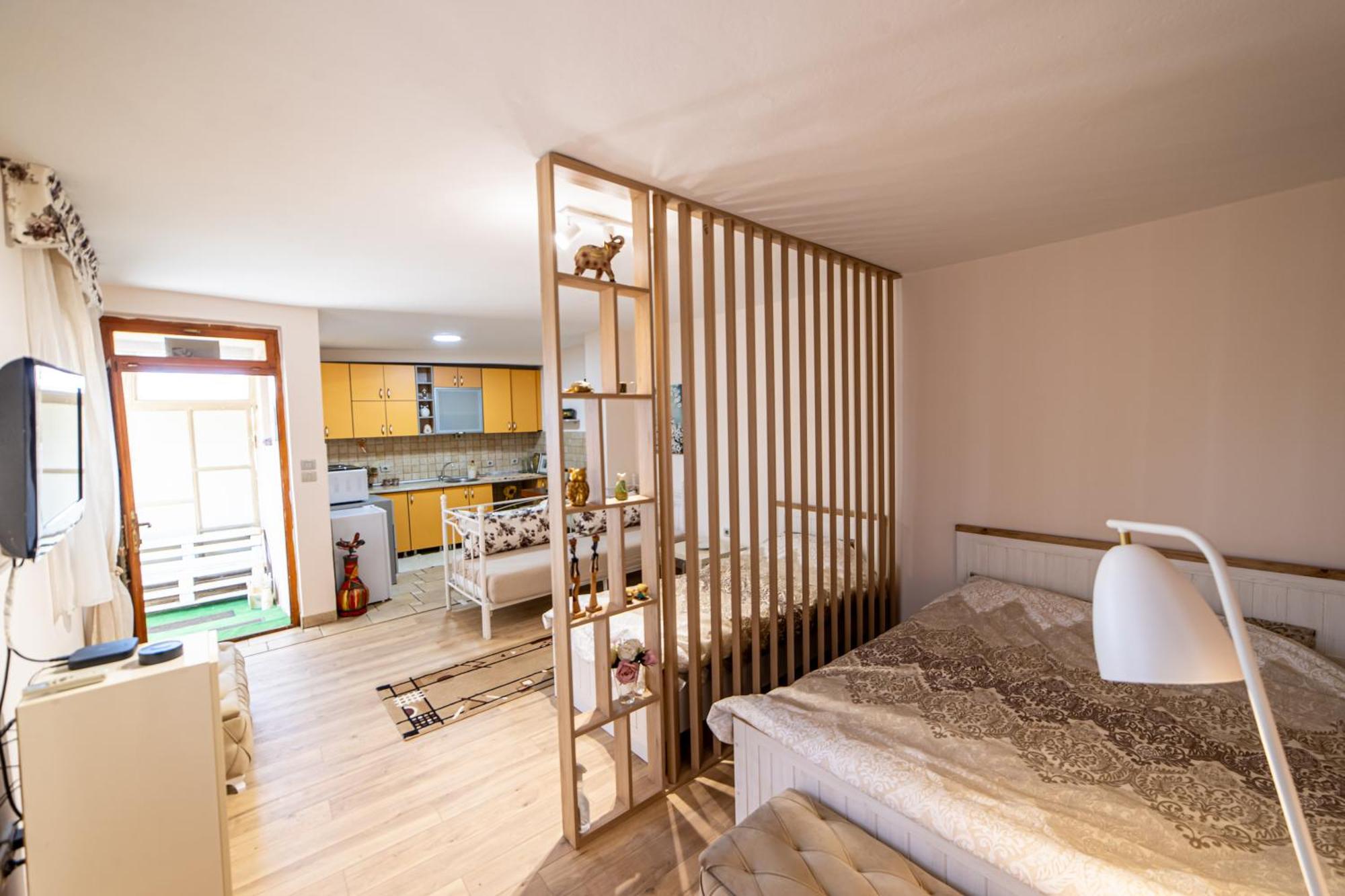 Old Street Apartment *
